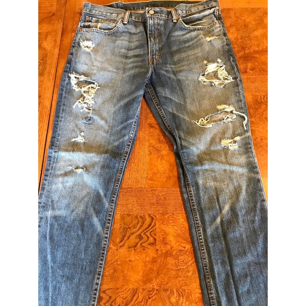Levi’s 513 38x34 Distressed Jeans